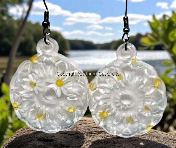 Clear Acrylic Scalloped Edge Round Earrings with Daisy Pattern