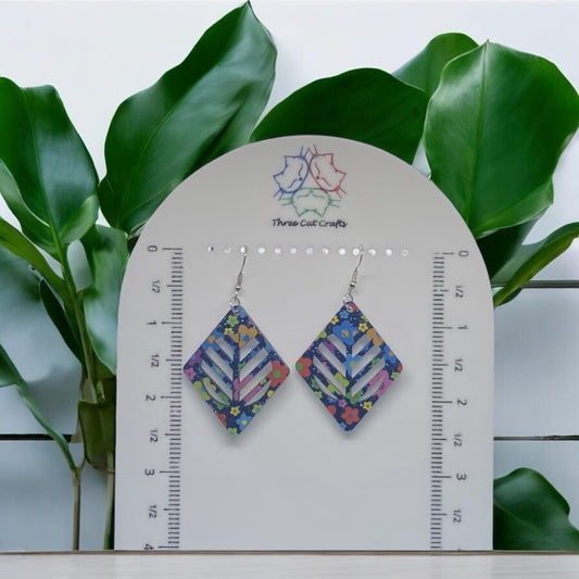 Diamond Shaped Flower Earrings